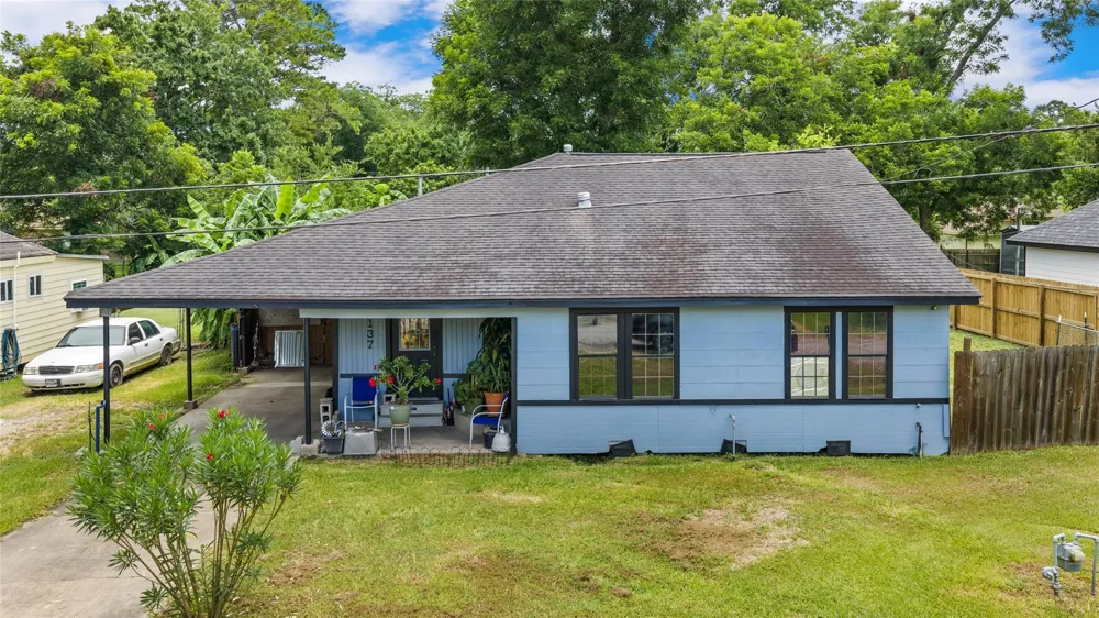 137 Shady Lane West Columbia, TX 77486