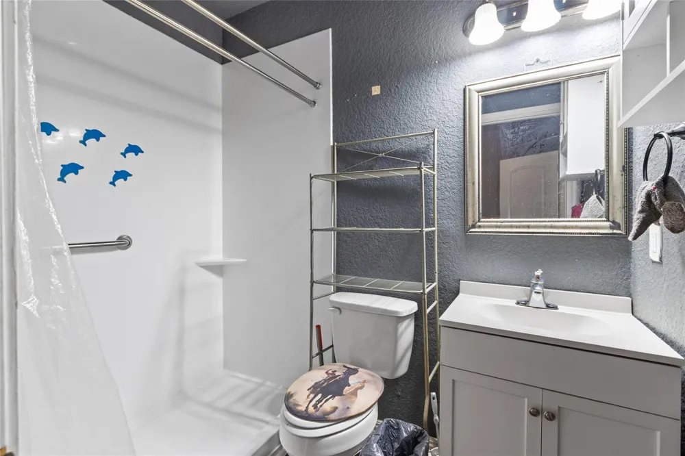 137 Shady Lane West Columbia, TX 77486