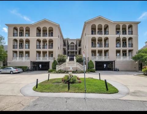 58 Briar Hollow Lane #408