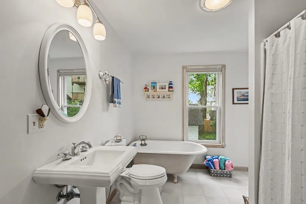 77 Park Avenue South Haven, MI 49090