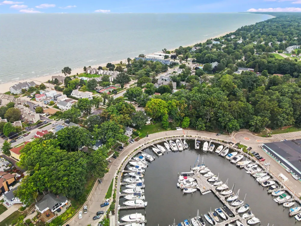 77 Park Avenue South Haven, MI 49090