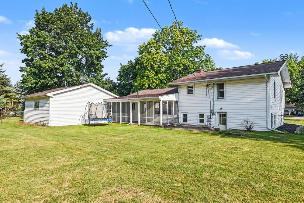 88 Henry Street Coopersville, MI 49404