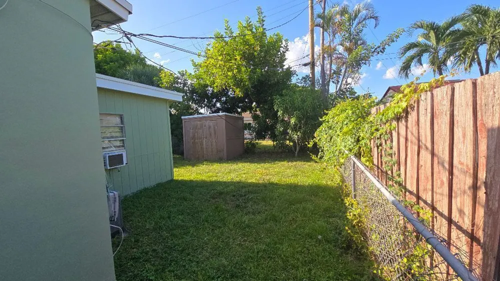 911 NE 58TH STREET Oakland Park, FL 33334