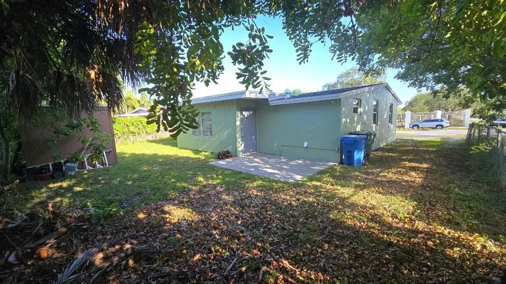 911 NE 58TH STREET Oakland Park, FL 33334