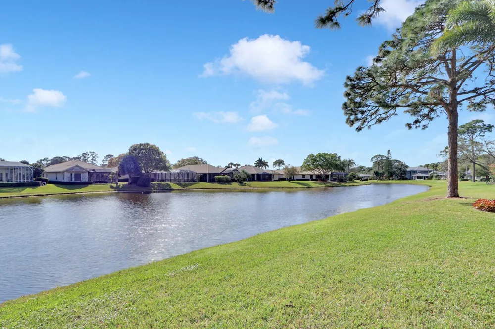 7340 PINE CREEK WAY Port St. Lucie, FL 34986