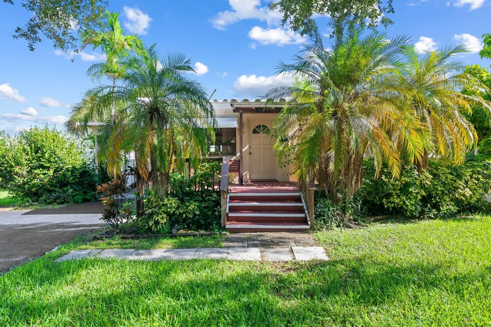 1221 SW 17th Street Fort Lauderdale, FL 33315