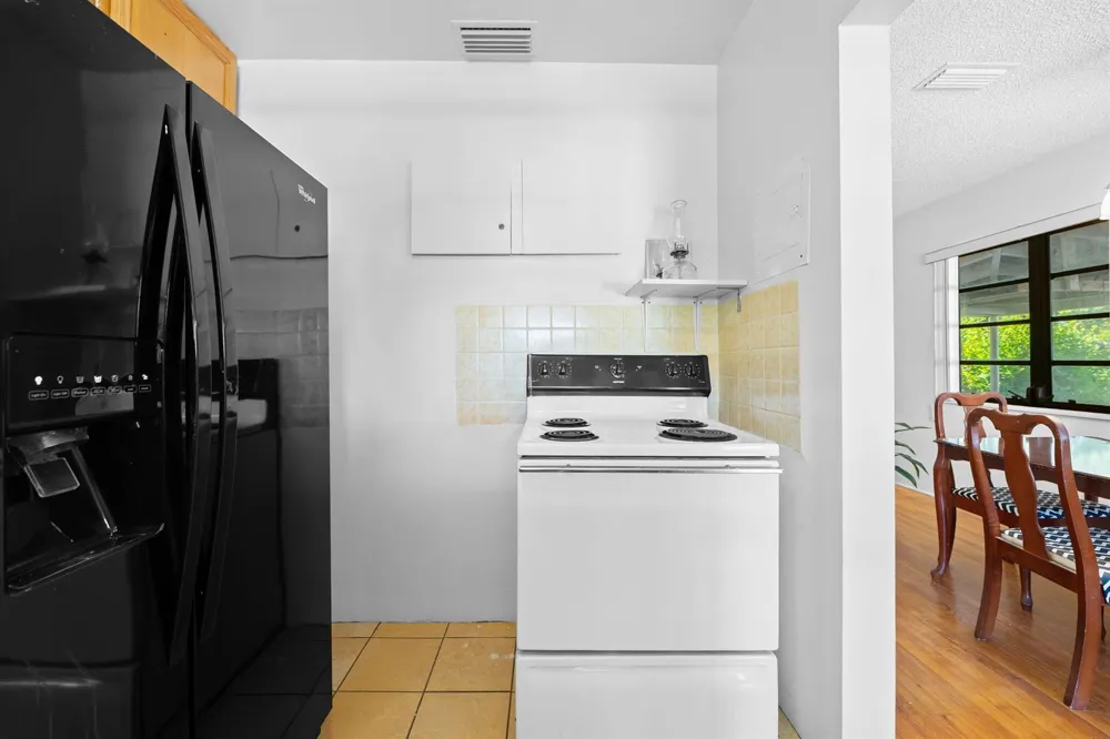 1221 SW 17th Street Fort Lauderdale, FL 33315