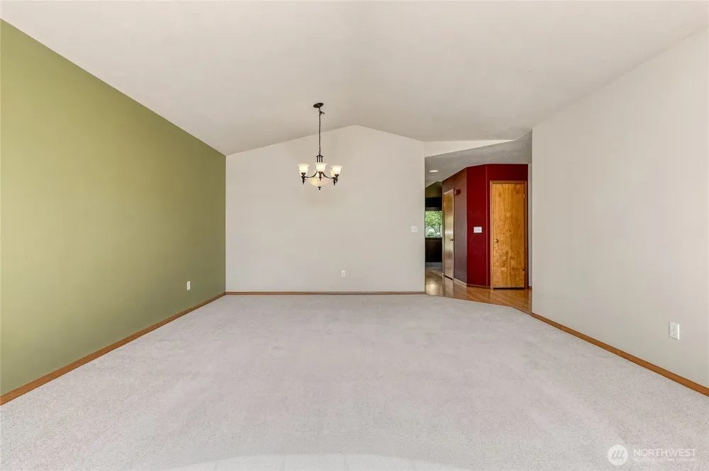 1716 SE Grassland Court College Place, WA 99324