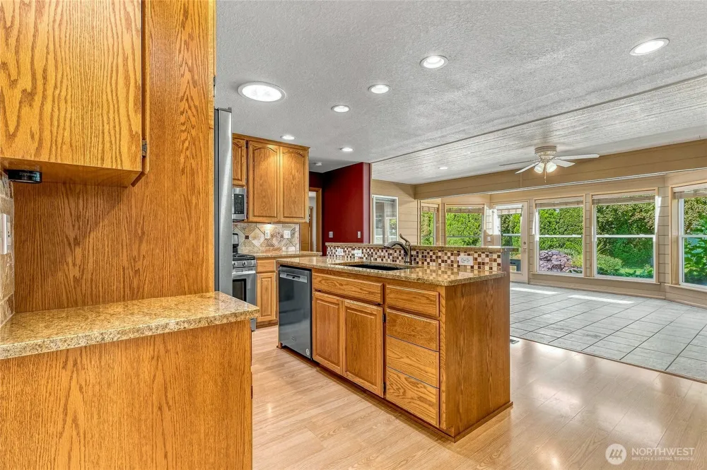 1716 SE Grassland Court College Place, WA 99324