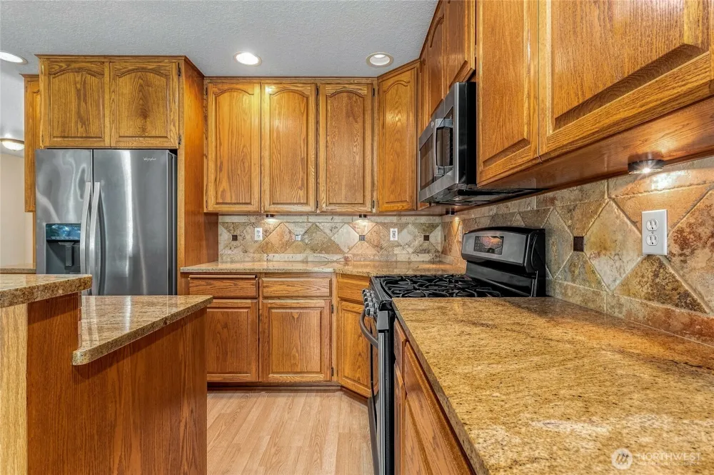 1716 SE Grassland Court College Place, WA 99324