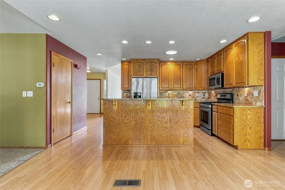 1716 SE Grassland Court College Place, WA 99324