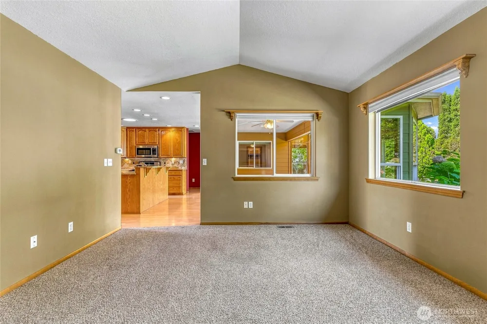 1716 SE Grassland Court College Place, WA 99324