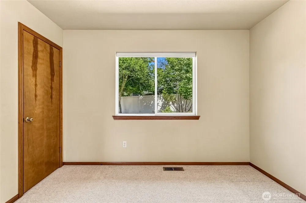 1716 SE Grassland Court College Place, WA 99324