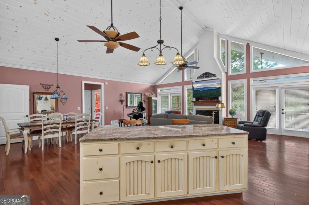 293 Weoka CT Ellijay, GA 30540