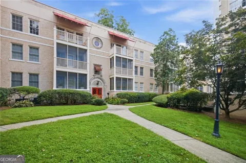 2222 Peachtree RD NW