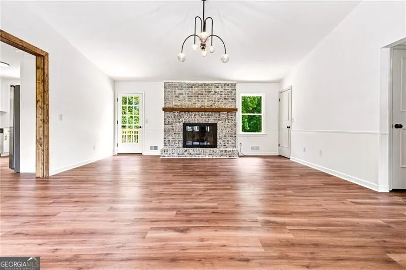 549 Rivercrest DR Woodstock, GA 30188