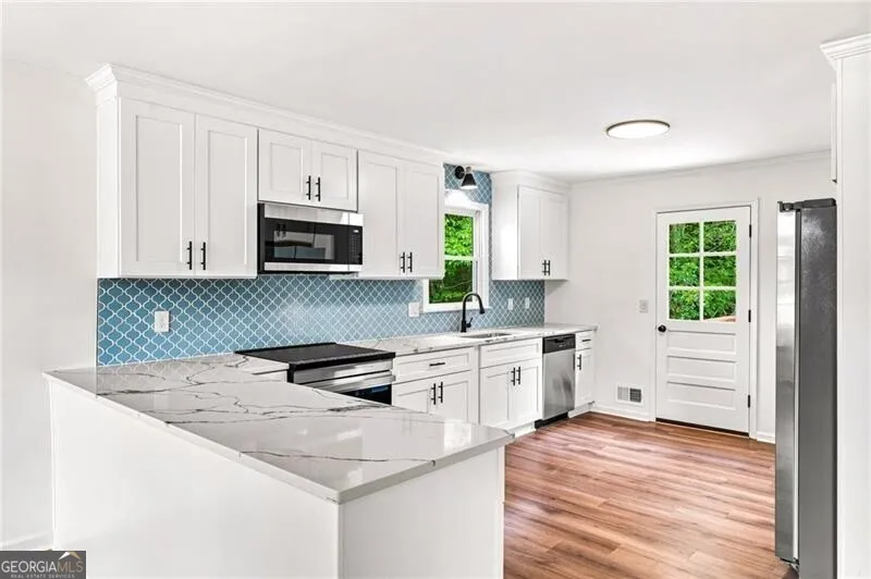 549 Rivercrest DR Woodstock, GA 30188
