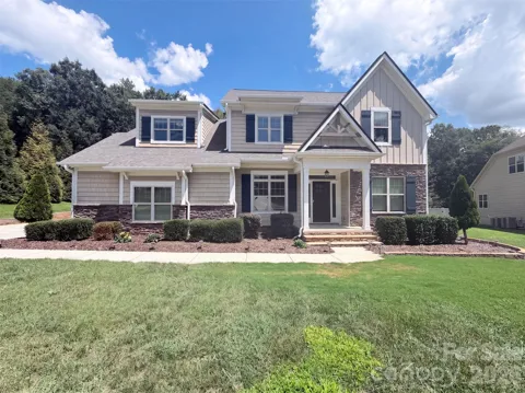 131 Lakeshore Hills Drive