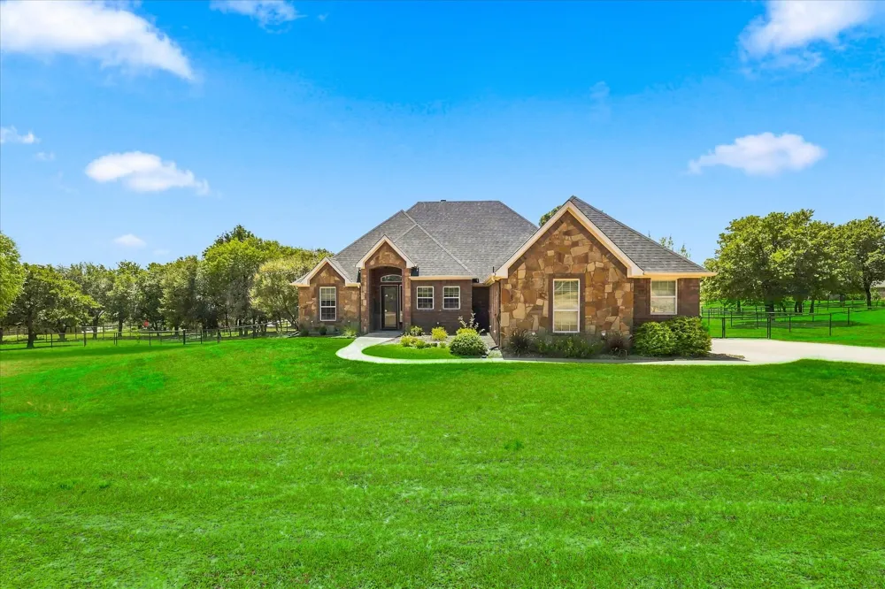 149 Overton Ridge Circle Weatherford, TX 76088