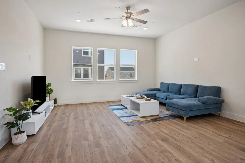 800 Comal Drive Plano, TX 75075