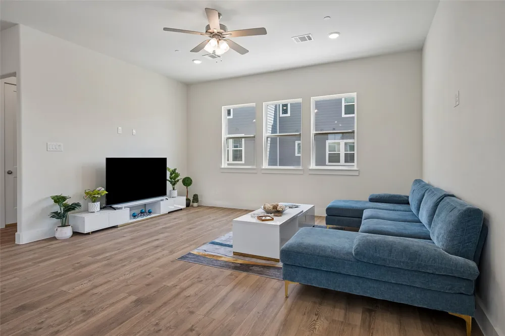 800 Comal Drive Plano, TX 75075