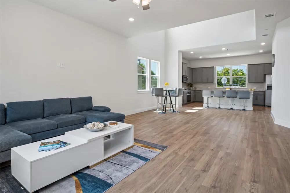 800 Comal Drive Plano, TX 75075