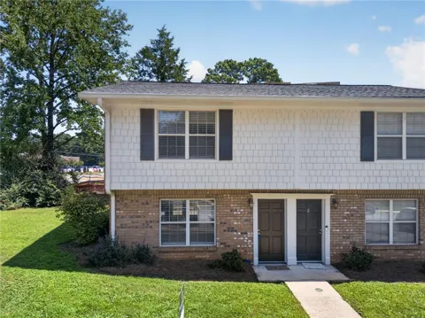 1 Villa Court SE