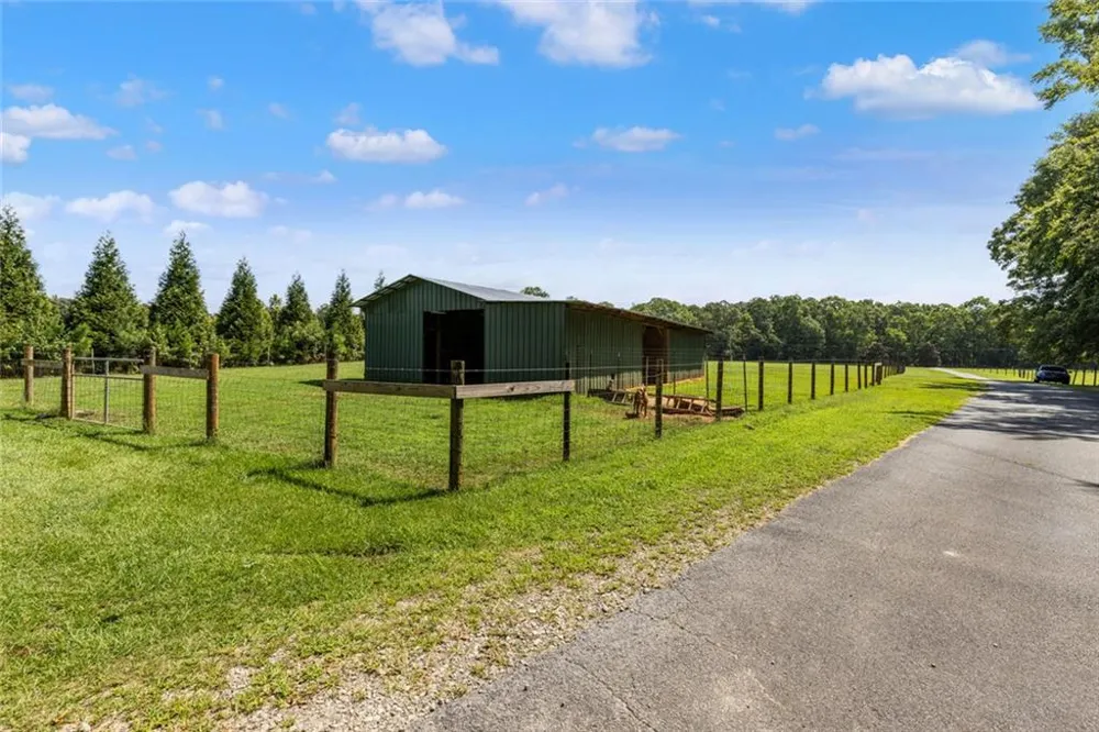 1064 Chappell Mill Road Milner, GA 30257