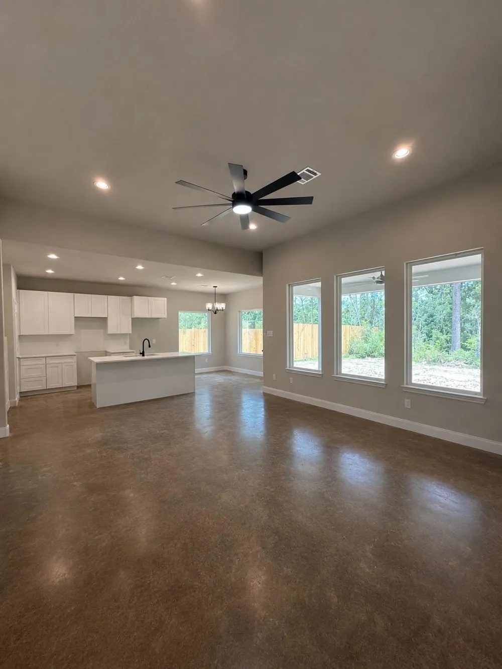 15506 Arrowhead Loop W Willis, TX 77378