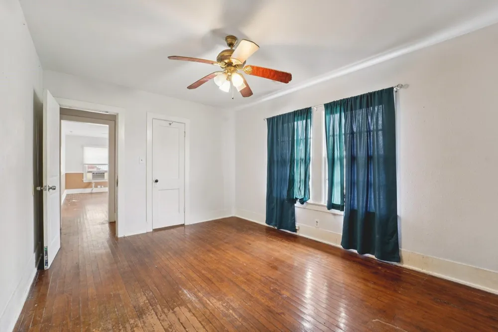 5224 Bernardo De Galvez #A Galveston, TX 77551