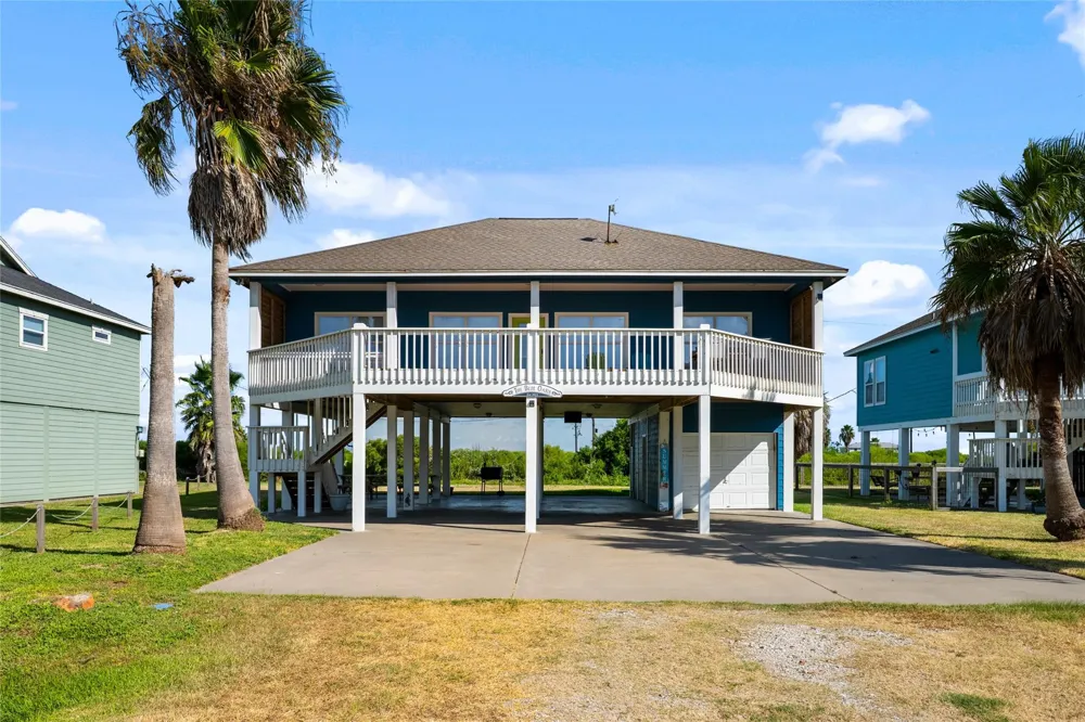 3233 Castle Drive Crystal Beach, TX 77650