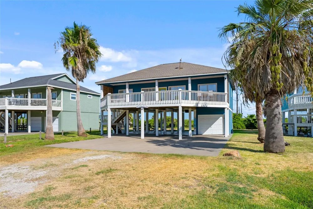 3233 Castle Drive Crystal Beach, TX 77650