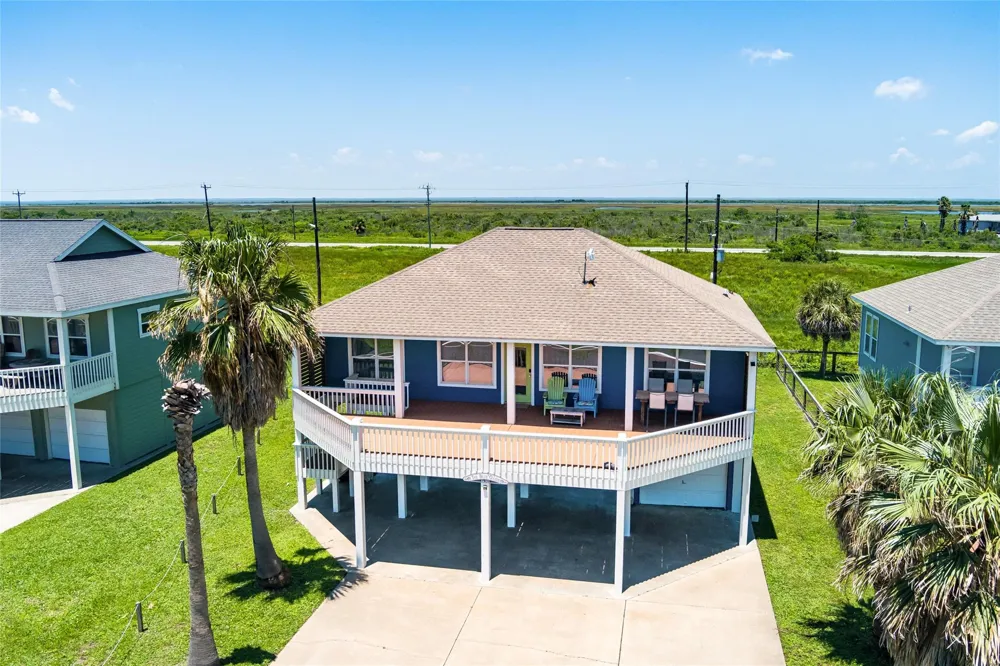 3233 Castle Drive Crystal Beach, TX 77650