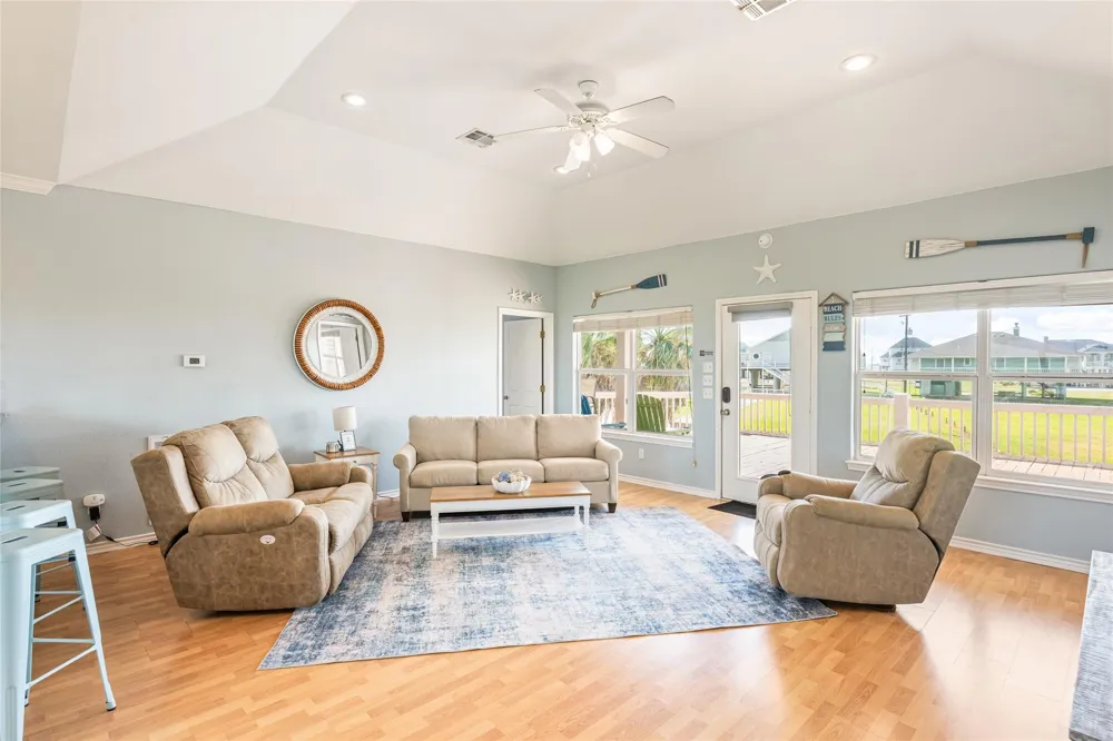 3233 Castle Drive Crystal Beach, TX 77650