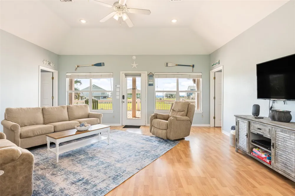 3233 Castle Drive Crystal Beach, TX 77650