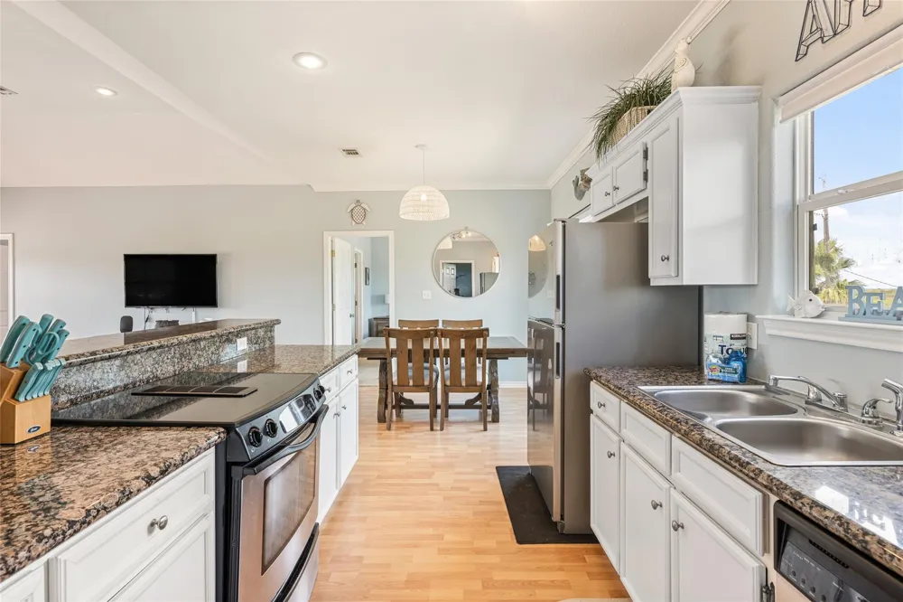 3233 Castle Drive Crystal Beach, TX 77650
