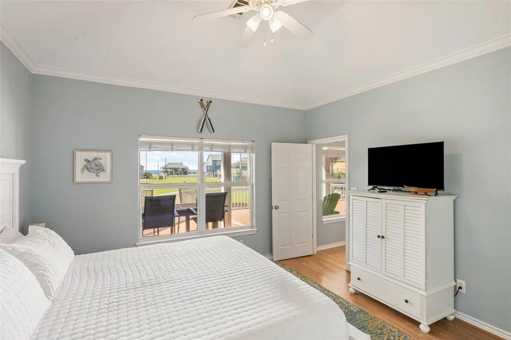 3233 Castle Drive Crystal Beach, TX 77650