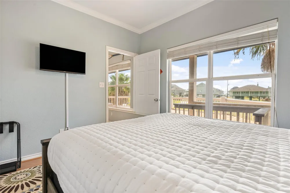 3233 Castle Drive Crystal Beach, TX 77650