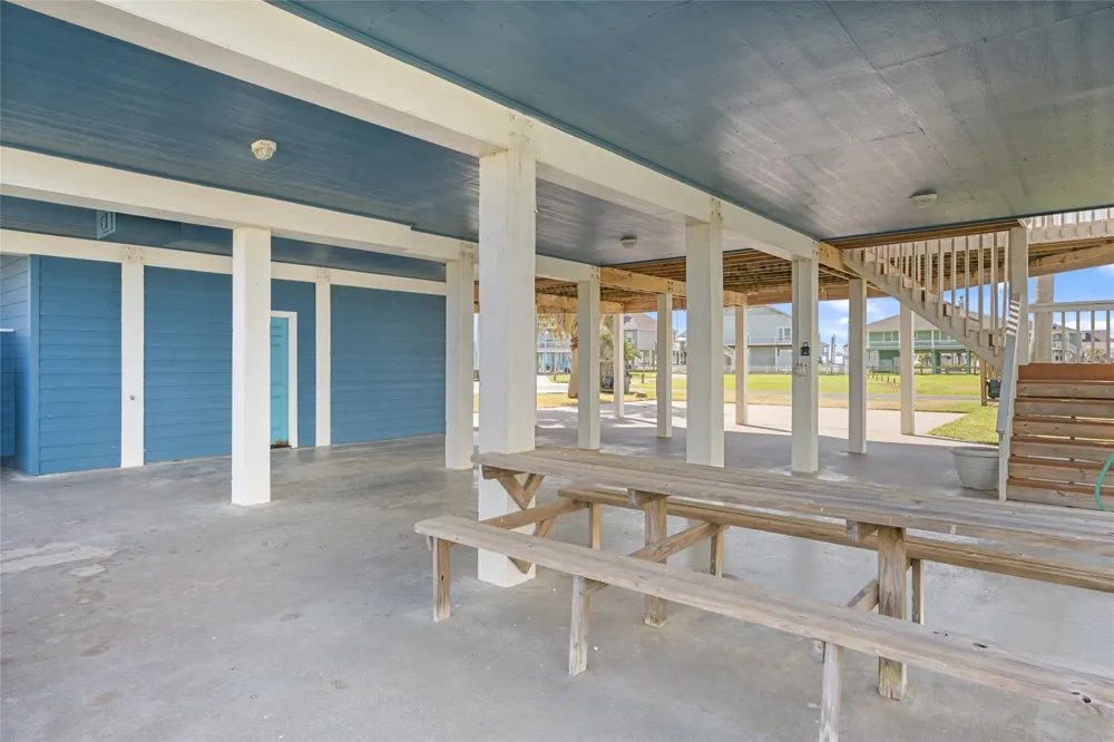 3233 Castle Drive Crystal Beach, TX 77650
