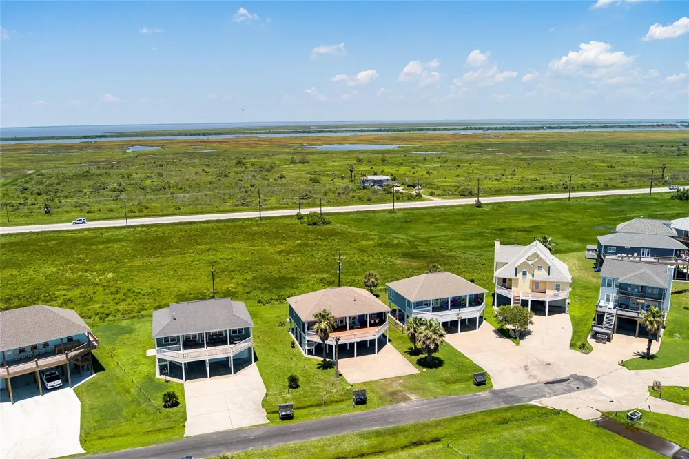 3233 Castle Drive Crystal Beach, TX 77650