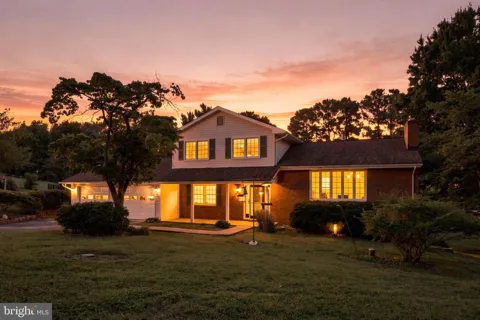 8010 HILLCREST DRIVE
