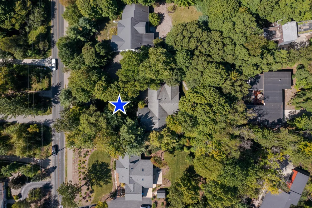848 W Center Street Douglas, MI 49406