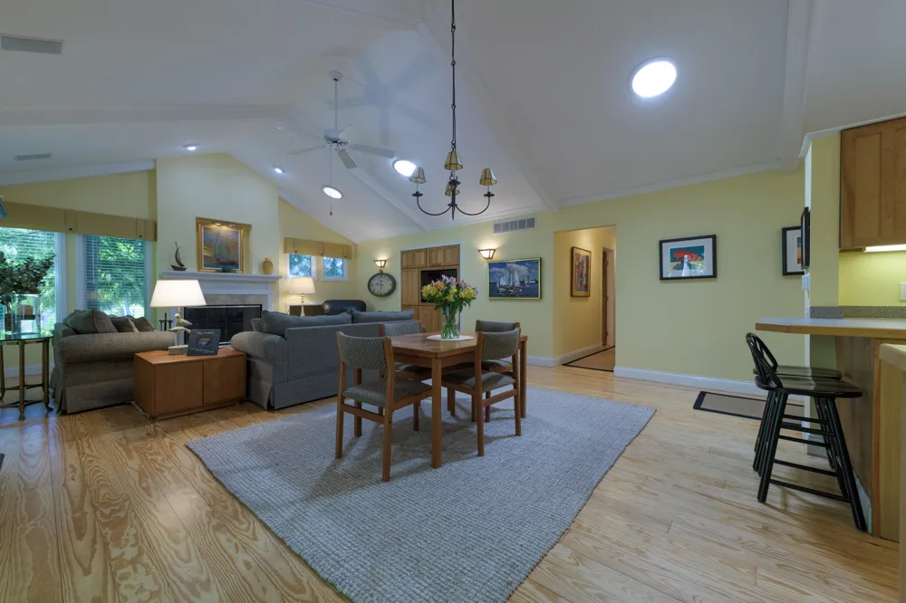 848 W Center Street Douglas, MI 49406