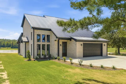 325 Golfview Ln