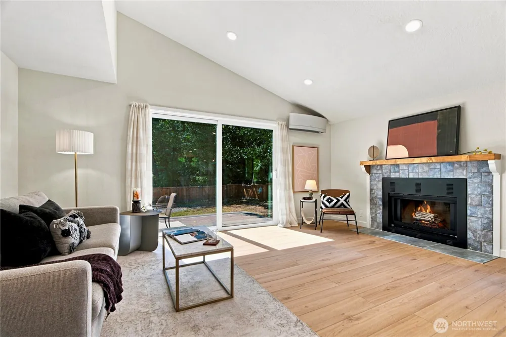 13430 33rd Place W #Unit B Lynnwood, WA 98087
