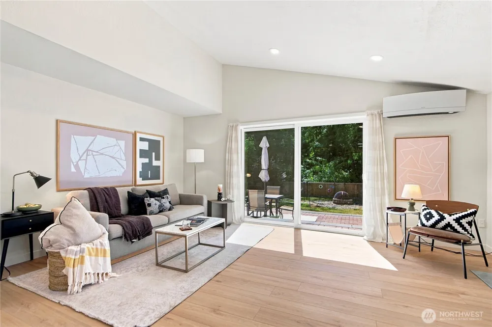 13430 33rd Place W #Unit B Lynnwood, WA 98087