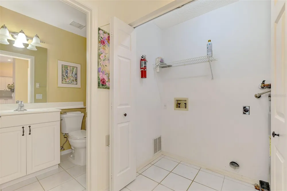 6904 DREWRYS BLUFF #807 Bradenton, FL 34203