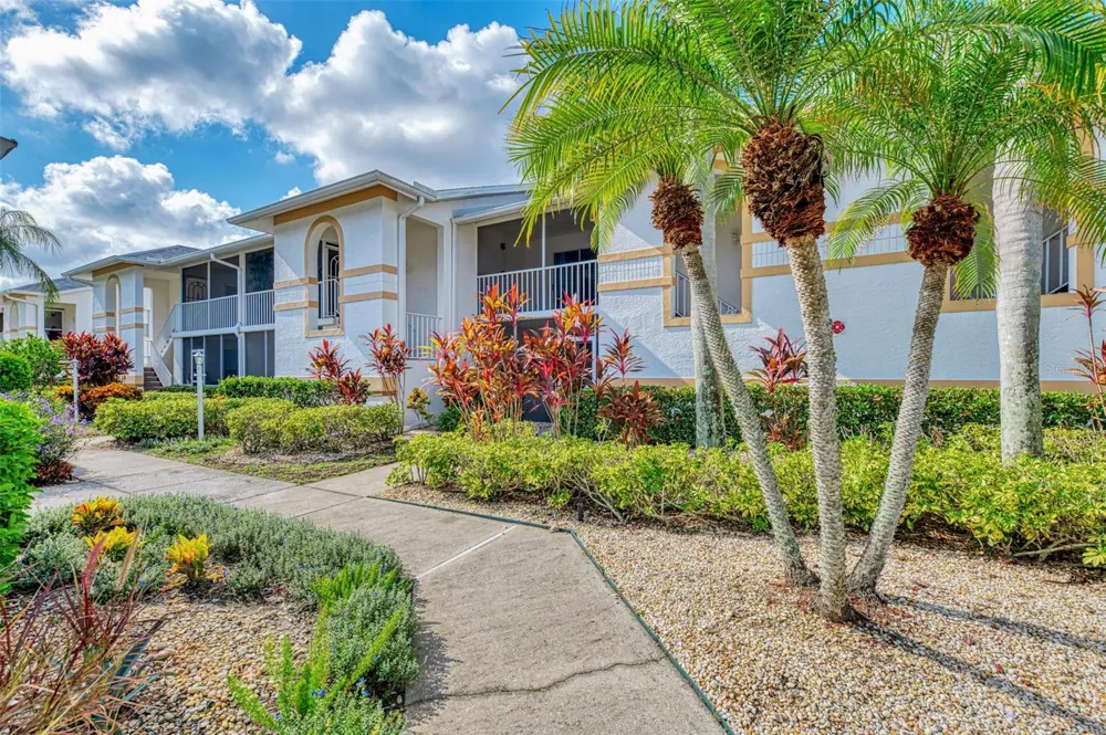 6904 DREWRYS BLUFF #807 Bradenton, FL 34203