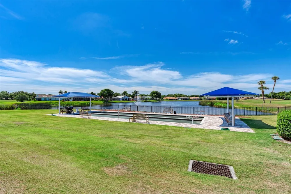 6904 DREWRYS BLUFF #807 Bradenton, FL 34203