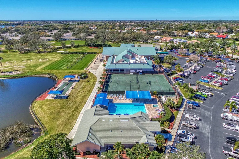 6904 DREWRYS BLUFF #807 Bradenton, FL 34203